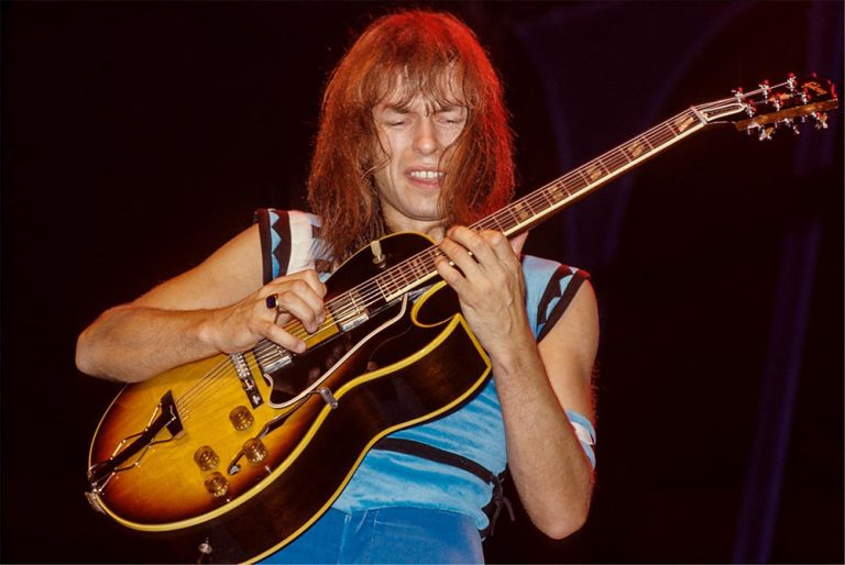 Interview: Steve Howe (Yes, Asia, solo)