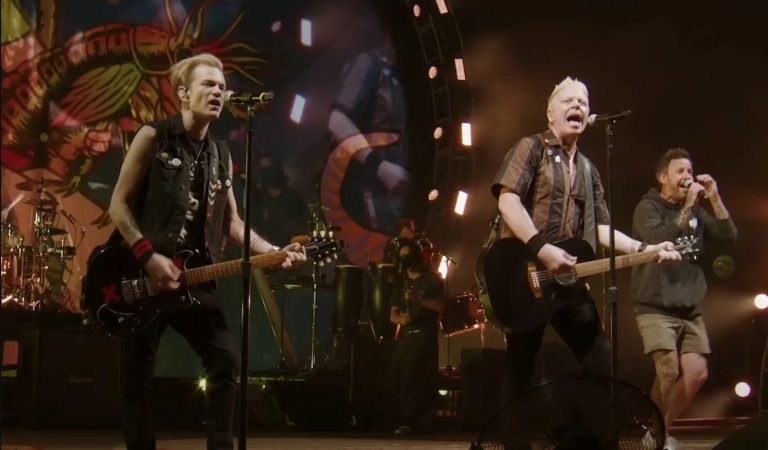 Pop-Punk Nostalgia: The Offspring, Sum 41, and Simple Plan Join Forces on Tour