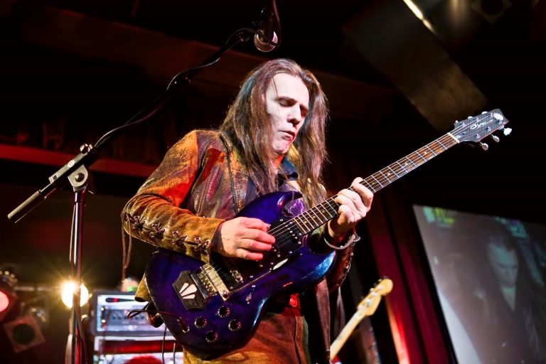 Interview: Frank Marino (Mahogany Rush, solo) -2012