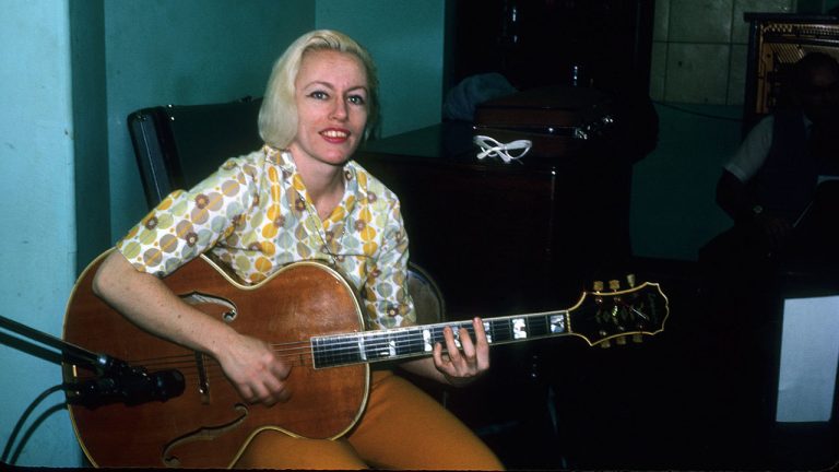Interview: Carol Kaye (Frank Sinatra, Frank Zappa, The Beach Boys)
