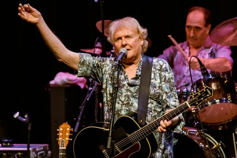 Interview: Dave Cousins (Strawbs)