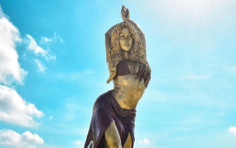 In Colombia, they erected a 6-meter statue of Shakira!