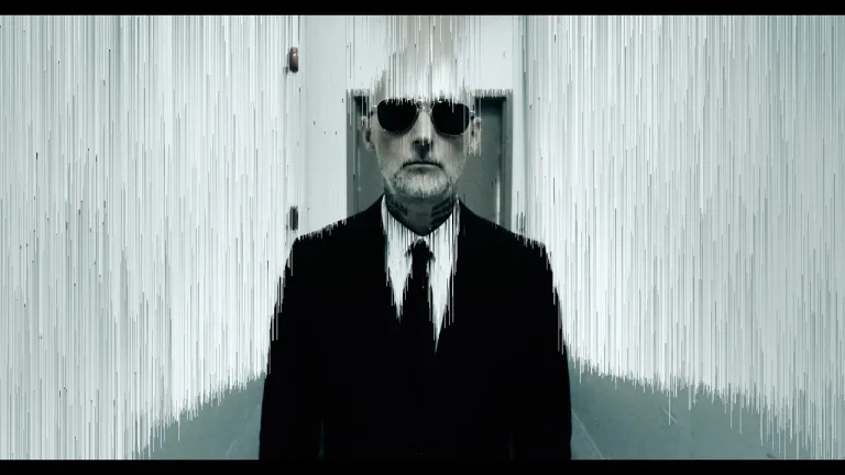 Moby feat. Lady Blackbird – dark days