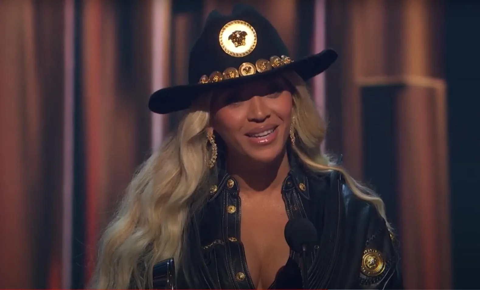 Beyoncé Accepts The Innovator Award At The 2024 iHeartRadio Music Awards