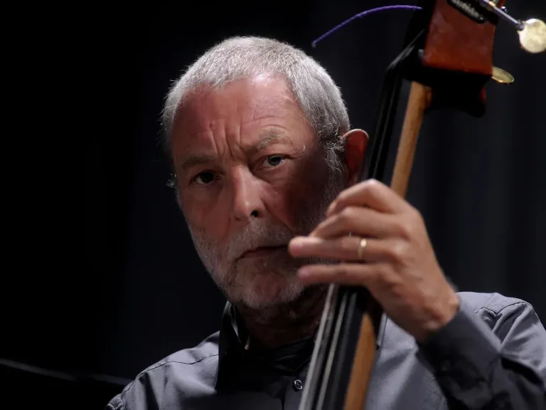 Interview: Dave Holland (solo, Miles Davis)