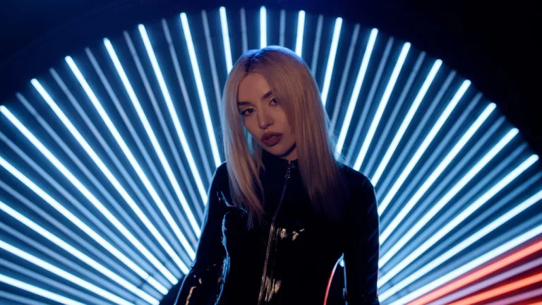 Ava Max is back with her new song “My Oh My”!