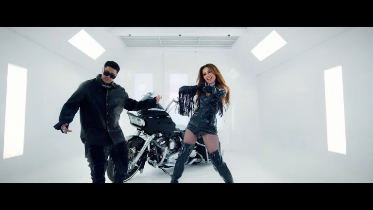 Thalia joins forces with Grupo Firme for the song "Te Va a Doler"