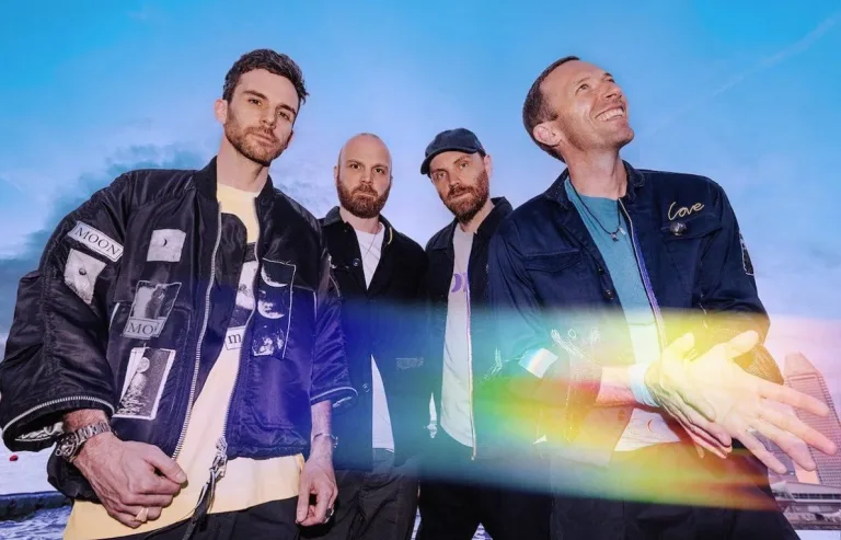 Coldplay breaks Marvel Stadium attendance record on Australian tour