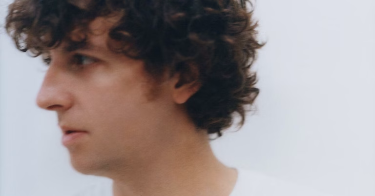 Jamie xx Unveils New Single "Dafodil" Featuring Kelsey Lu, John Glacier, and Panda Bear Ahead of 'In Waves' Album Release