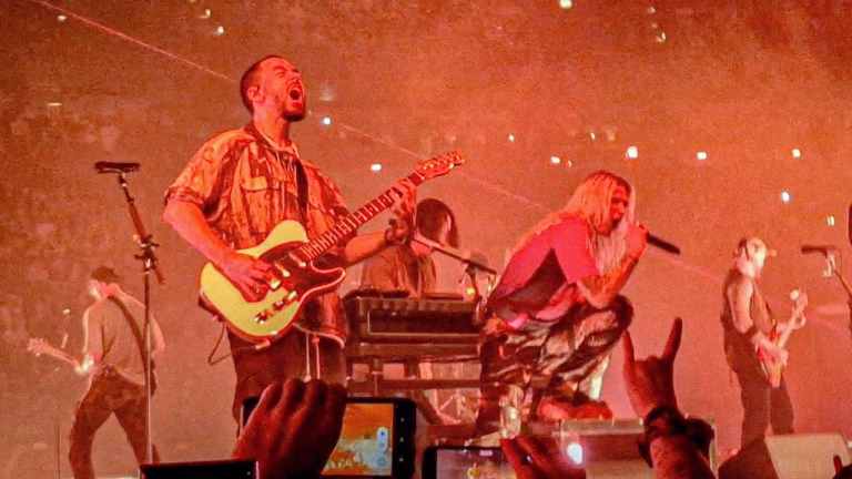 Linkin Park Debuts New Single "Heavy Is The Crown" Featuring Emily Armstrong in Hamburg