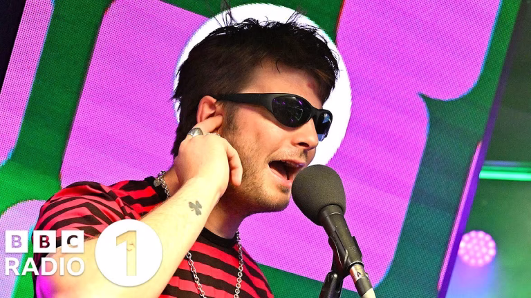 Fontaines D.C. Cover Lana Del Rey's "Say Yes to Heaven" on BBC Radio 1 Live Lounge