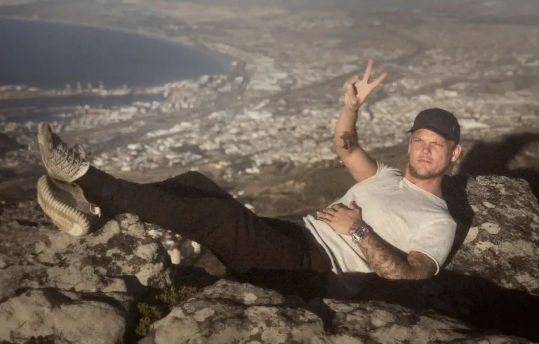 Avicii working in the studio, as seen in Avicii – I’m Tim
