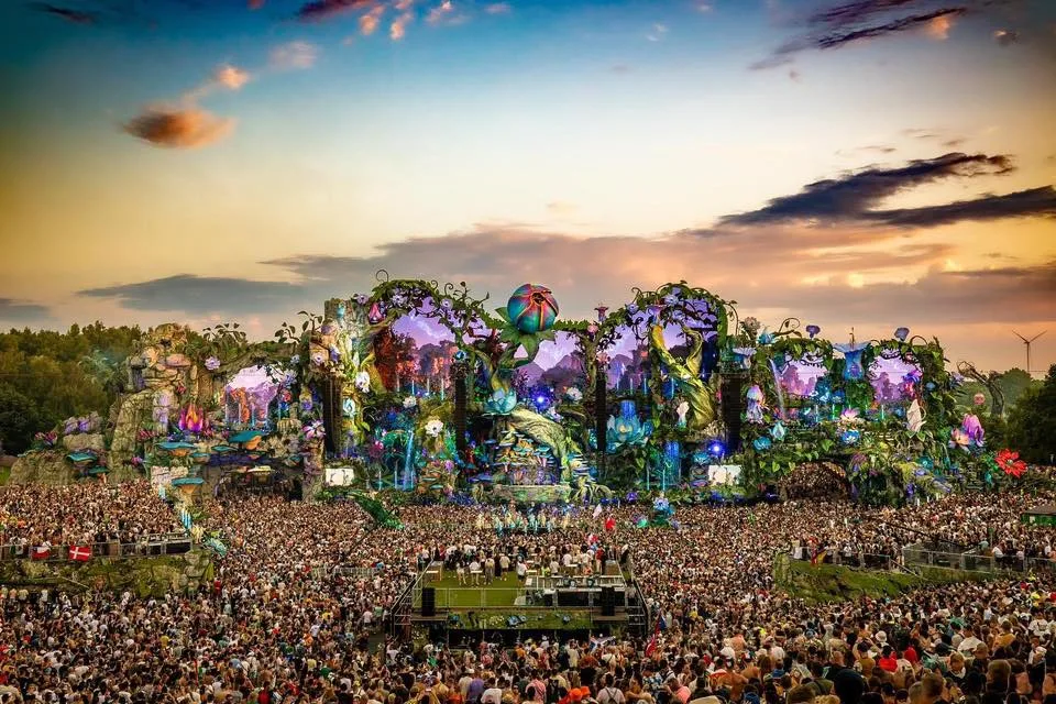 Tomorrowland 2025 Stage with Crowd