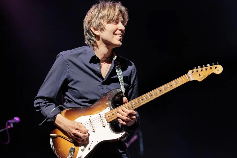 Interview: Eric Johnson (G3, solo)