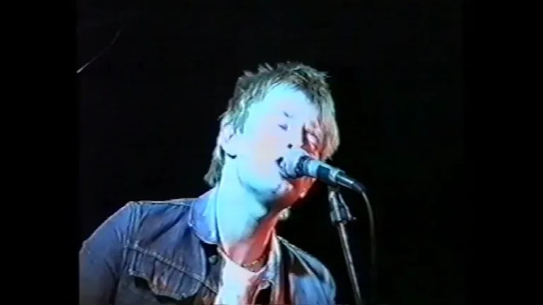 Thom Yorke performing solo in 1995 during The Bends era