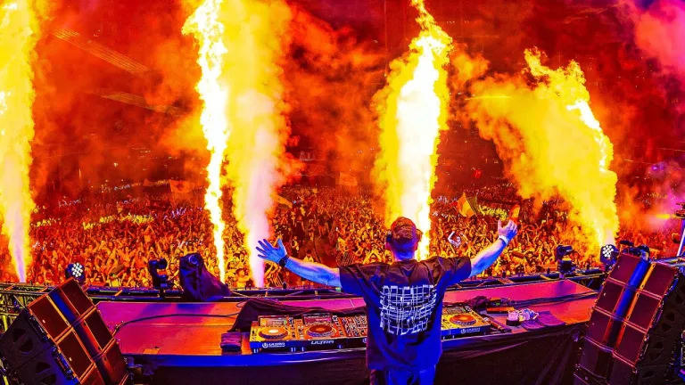 Hardwell performing live at Ultra Miami 2025 Mainstage