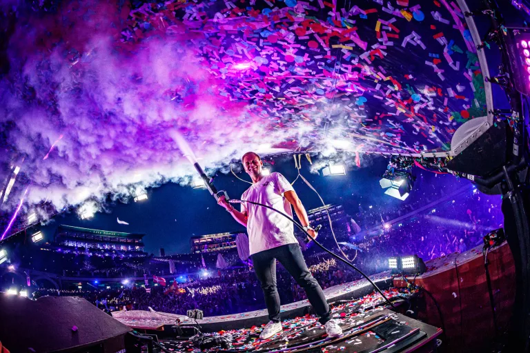 Armin van Buuren performing Dream A Little Dream