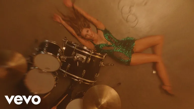 Miley Cyrus End of the World music video still