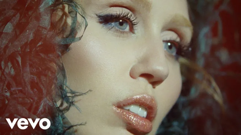 Miley Cyrus ‘Something Beautiful’ music video