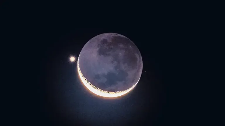 Celestial Smile Venus Saturn Moon Alignment 2025
