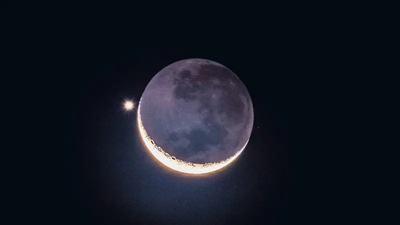 Celestial Smile Venus Saturn Moon Alignment 2025