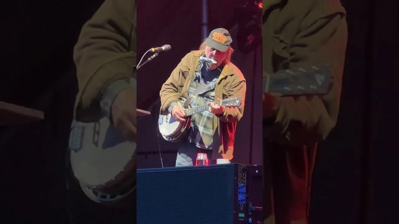 Neil Young performs solo at Lakefield College benefit, 2025