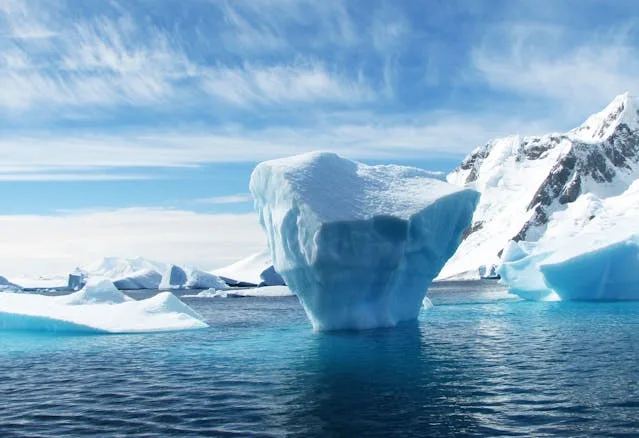 Hidden ecosystem discovered under Antarctic iceberg