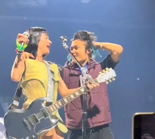 Katy Perry reacts to stage crasher during Hot N Cold performance in Sydney