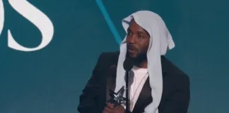 Kendrick Lamar accepts Album of the Year for GNX at BET Awards 2025