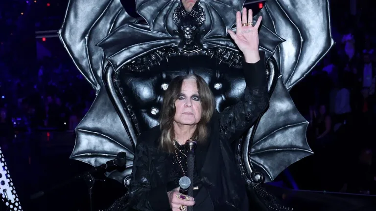Rock legend Ozzy Osbourne will take to the stage for one final time as part of a fundraising performance with his Black Sabbath bandmates.