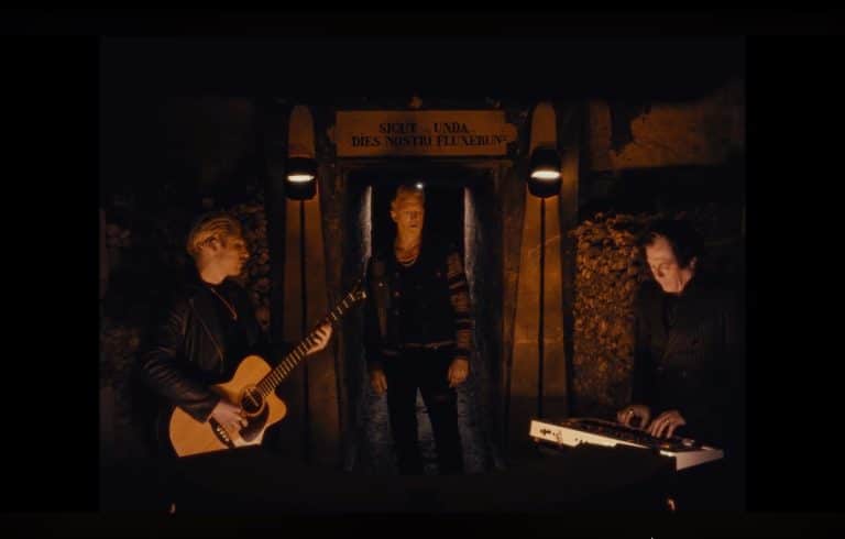 Queens of the Stone Age Drop Alive in the Catacombs