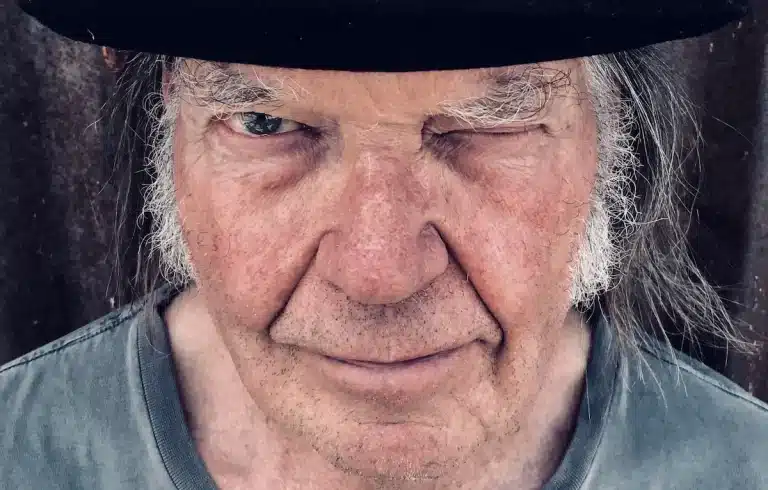 Neil Young grants Greenland residents free access to Neil Young Archives and criticizes Amazon