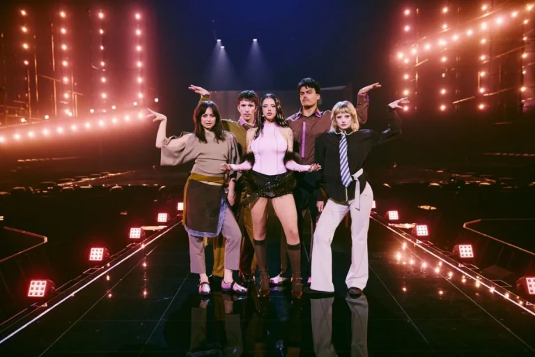 DARA from Bulgaria wins Eurovision 2026 in Vienna holding the crystal microphone trophy after Bangaranga victory